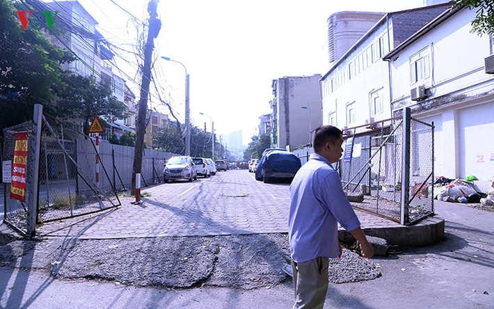 Với mục đích xây dựng bãi đỗ xe thông minh như ban đầu của UBND TP Hà Nội phê duyệt thì hiện tại diện tích đất trên đang được sử dụng vẫn theo lối cũ.