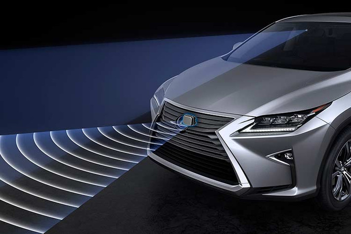 Với phiên bản còn lại là Lexus RX 450h mới ngoài trang bị tương tương tự trên bản RX 350L thì chiếc xe này sở hữu công nghệ Hybrid tiên tiến, kết hợp hộp số 6 cấp với động cơ xăng V6 3.5L và hai mô tơ điện, úng dụng công nghệ phun xăng trực tiếp D-4S tạo ra mô-men xoắn cực đại lên tới 335Nm tại tốc độ quay 4,600 vòng/phút.