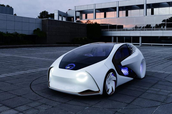 Toyota Concept-i mới là mẫu xe điện tương lai mà hãng xe hơi đình đám Nhật Bản muốn xem như là một câu trả lời đối với các hãng xe điện đang làm mưa làm gió trên thị trường xe tự lái hiện nay như Tesla hay Faraday Future. Xe dự kiến ra mắt vào năm 2030.