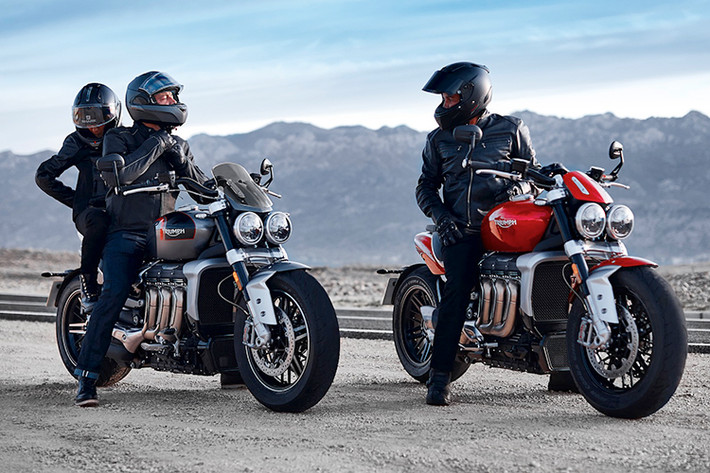 Theo hãng xe môtô Triumph, mẫu Rocket III R sẽ có màu Đỏ và Đen trong khi mẫu Rocket III GT sẽ có ba tùy chọn màu là Bạc, Xám và Đen. Mức giá xe Triumph Rocket III 2019 hiện vẫn chưa được công bố.