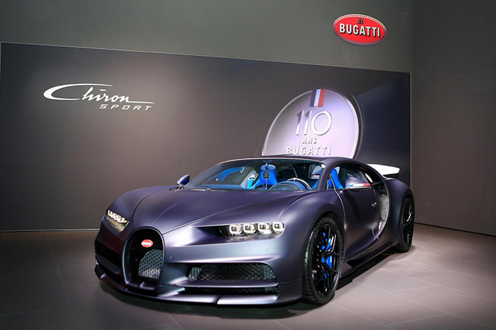 Hệ truyền động của Bugatti Chiron Sport phiên bản 110 Ans Edition không có gì thay đổi, siêu xe triệu đô này sử dụng động cơ W16, dung tích 8.0 lít, đi kèm 4 bộ tăng áp. Động cơ này tạo ra công suất tối đa 1.479 mã lực và mô-men xoắn cực đại 1.600 Nm. Nhờ đó, Bugatti Chiron Sport 110 Ans Edition có thể tăng tốc từ vị trí xuất phát lên 100 km/h chỉ trong thời gian khoảng 2,4 giây trước khi đạt vận tốc tối đa 420 km/h.