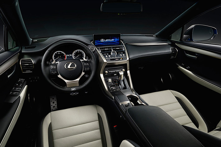 Chưa hết, màn hình trung tâm 10,3 inch trên F Sport được thay bằng loại 8 inch, tất cả các biến thể đều được lắp đặt dàn âm thanh Lexus Premium 8 loa thay cho hệ thống âm thanh Mark Levinson trước đây.