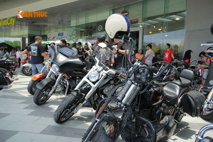 Được biết đây là những chiếc môtô của các thành viên Clb Harley Owners Group Saigon Chapter Việt Nam – hay còn gọi là Saigon H.O.G.