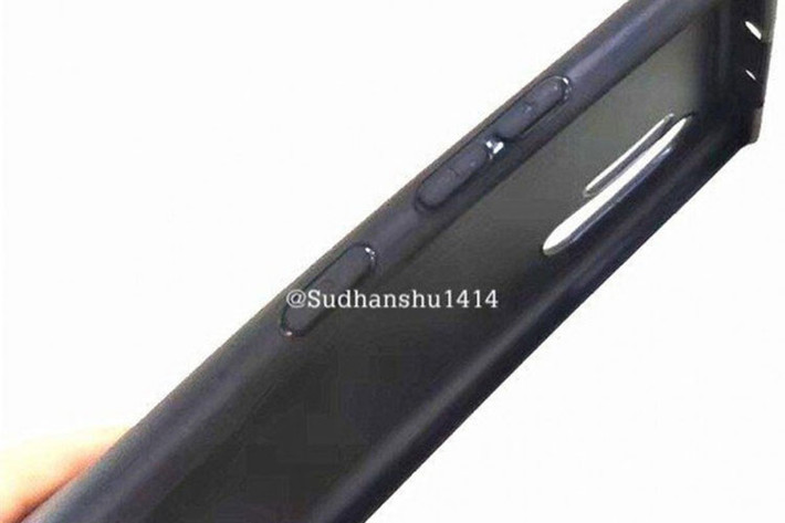 Tin rò rỉ cho rằng Note 10 vẫn bao gồm cảm biến chính 12MP với khẩu độ thay đổi + camera tele 12MP cho khả năng zoom quang học 2x + cảm biến camera 16MP cho góc chụp siêu rộng. Riêng biến thể “Pro” sẽ có thêm cảm biến 3D ToF.
