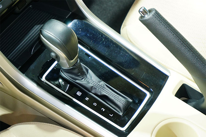 Về sức mạnh, Mitsubishi Xpander 2018 sử dụng loại động cơ xăng dung tích 1.5L, công suất 103 mã lực, mô-men xoắn 141 Nm, đi kém 2 tùy chọn hộp số sàn 5 cấp và tự động 4 cấp. Tất cả đều dẫn động bánh trước.