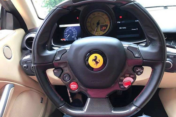 Vào tháng 11 vừa qua, trang Carscoops nổi tiếng của thế giới cũng đã chia sẻ những hình ảnh về bản độ siêu xe Ferrari F12 Berlinetta chỉ có đúng 15 chiếc được sản xuất trên thế giới của doanh nhân đến từ Vũng Tàu và nhận được khá nhiều sự quan tâm của giới mê xe trên thế giới.