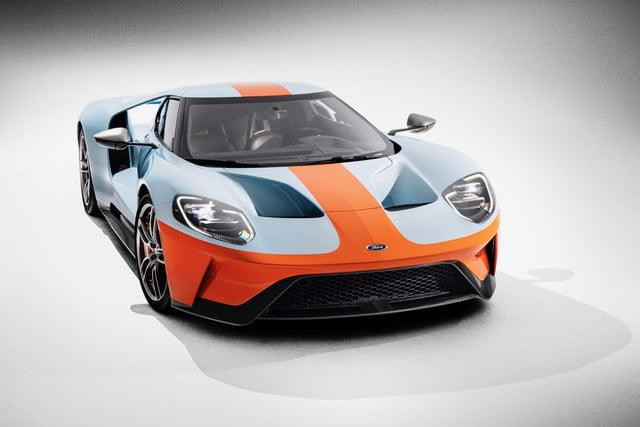 Ra mắt vào năm 1964, Ford GT được phát triển với mục đích chinh phục giải 24 Hours of Le Mans và đã ghi dấu ấn lịch sử khi vô địch các năm 1966, 1967, 1968, 1969, 2016. Ford GT Heritage Edition 2019 là phiên bản đánh dấu kỷ niệm 50 năm chiến thắng giải Le Mans của chiếc Ford GT40. Giống với bản tiêu chuẩn, xe vẫn được trang bị động cơ EcoBoost V6 3.5L, sản sinh công suất tối đa 647 mã lực và mô-men xoắn cực đại 744 Nm.