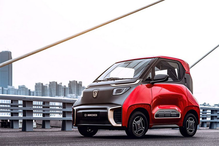 Mặc dù mức giá bán xe Baojun E200 vẫn chưa được thông báo, nhưng dự đoán là nó sẽ có giá khoảng 70.000 nhân dân tệ (tương đương gần 240 triệu đồng) sau các khoản trợ cấp. Một cái giá khá rẻ cho những khách hàng ưa sự nhỏ gọn và dễ dàng di chuyển trong đô thị hiện nay.