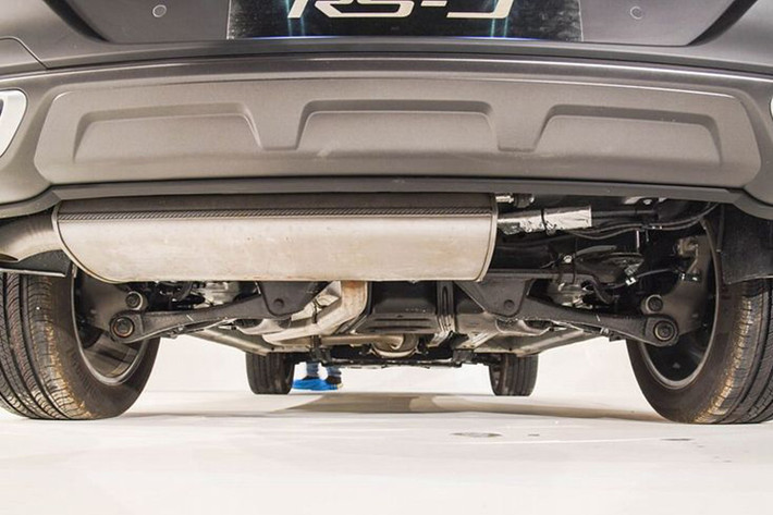 Hơn nữa, Baojun RS-5 cũng có khả năng lái bán tự động Cấp 2 và 14 tín năng hỗ trợ tài xế, ba gồm cả kiểm soát hành trình tân tiến. Hiệu suất xe đến từ một động cơ xăng tăng áp dung tích 1.5 lít sản sinh 149 mã lực ghép cặp với một hộp số vô cấp CVT hoàn toàn mới.