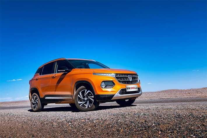 Xe ôtô Baojun 510 là một trong những mẫu crossover cỡ nhỏ dành riêng cho thị trường đông dân nhất thế giới. Khi được hãng General Motors của Mỹ hợp tác liên doanh với tập đoàn xe hơi SAIC (Trung Quốc) để sản xuất ra chiếc crossover hạng B giá rẻ này.
