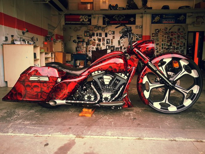 Những người chạy xe Harley-Davidson độ bagger thường có niềm đam mê xe rất lớn và là những biker lâu năm, muốn tận hưởng sự thoải mái trên chiếc xe của họ trong khi trông "thời trang" và phong cách nhất có thể.