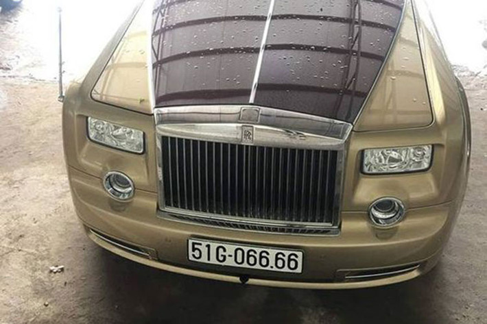 Chính vì vậy, chiếc Rolls-Royce Phantom biển tứ quý 6 trong bài viết thuộc dạng "có 1 không hai" trên thị trường Việt Nam hiện nay.