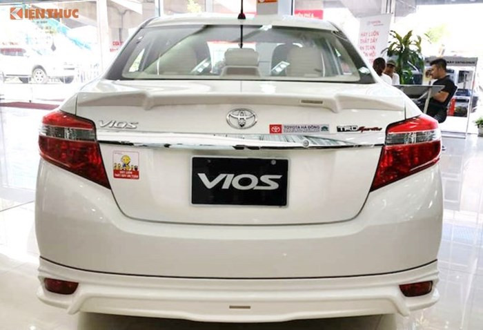 Xe ôtô Toyota Vios là mẫu sedan bán chạy nhất thị trường Việt Nam hiện nay với doanh số tạm tính kể từ đầu năm 2017, đến nay doanh số xe đã lên tới hơn 15.034 xe. Đây là đợt giảm giá mạnh thứ 3 đối với mẫu xe này khi trước đây, Vios đã từng được ưu đãi cao nhất lên tới 80 triệu đồng. Đó là thời điểm tháng "cô hồn, tháng 7 âm lịch hàng năm" .