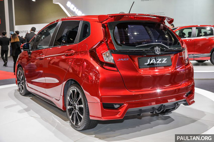 Từng được hé lộ tại triển lãm Kuala Lumpur International Motor Show 2018, phiên bản của mẫu xe hatchback Honda Jazz Mugen mới đã vừa chính thức ra mắt tại thị trường Đông Nam Á, cụ thể là ở Malaysia.