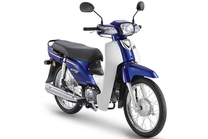 Theo kế hoạch, hãng xe máy Honda tại Malaysia sẽ bán ra EX5 Dream Fi 2017 với 3 phiên bản cùng những màu sắc đặc biệt hoàn toàn mới giúp người dùng lựa chọn tốt hơn. Bản tiêu chuẩn vành nan hoa, khởi động bằng cần đạp và phiên bản vành đúc với hệ thống khởi bằng động điện.