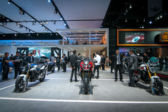 Ngoài thương hiệu ôtô được chọn là tâm điểm của BIMS 2015, các mẫu xe Motorrad của hãng này cũng gây sự chú ý không hề kém cạnh.