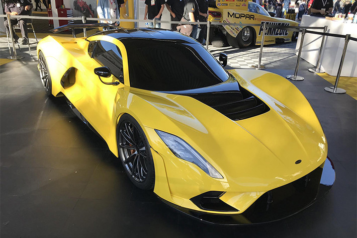 “Quái thú” Venom F5 sẽ được trưng bày ở triển lãm Geneva Motor Show 2018. Hãng độ Mỹ cũng cho biết, chiếc Hennessey Venom F5 mới sẽ được đưa vào sản xuất tuy nhiên số lượng được giới hạn chỉ có 24 chiếc. Giá bán khởi điểm của xe trên 1,6 triệu USD và những chiếc xe đầu tiên sẽ được đến tay khách hàng vào năm 2019.