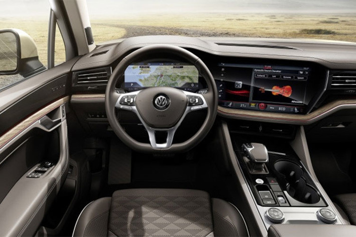 Volkswagen Touareg 2019 được phát triển dựa trên nền tảng MLB Evo của tập đoàn Volkswagen. Đây là hệ thống được sử dụng để phát triển các mẫu xe như Audi Q7, Porsche Cayenne hay Bentley Bentayga.