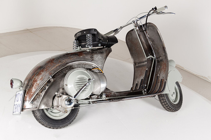 Được biết, hai chiếc xuất xưởng đầu tiên là Vespa 1001 và 1002 đã không còn chống chọi được với sự tàn phá của năm tháng. Chính vì vậy, chiếc xe Vespa mang số 1003 này vẫn còn vận hành tốt đã trở thành một chiếc xe mang giá trị to lớn đến không tưởng.