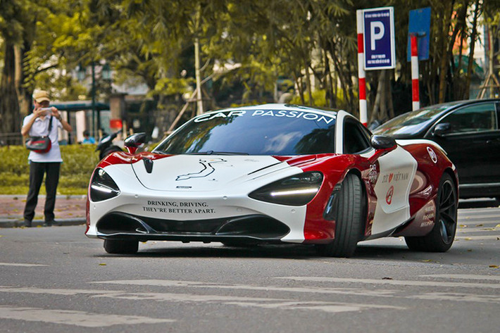 Như vậy, những siêu phẩm tham gia sự kiện về siêu xe lớn nhất Việt Nam Car & Passion 2019 đã dần lộ diện với: Ferrari 488 GTB, Lamborghini Huracan LP610-4, McLaren 650S Spider, McLaren 720S.... So với năm ngoái, dự kiến quy mô và lượng xe tham dự Car & Passion sẽ lớn hơn khi có sự góp mặt của những “gương mặt mới” như: Aston Martin V8 Vantage, Aston Martin DB11 V8…