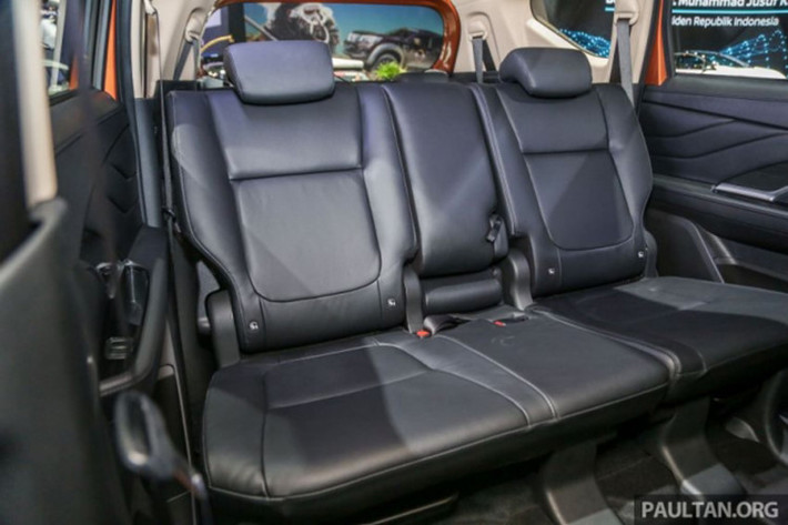 Tại thị trường Indonesia, Livina 2019 được trang bị động cơ xăng 4 xi-lanh, dung tích 1,5 lít, sản sinh công suất tối đa 104 mã lực và mô-men xoắn cực đại 141 Nm tại tua máy 4.000 vòng/phút. Sức mạnh được truyền tới bánh thông qua hộp số sàn 5 cấp và tự động 4 cấp. Nói cách khác, xe dùng động cơ và hộp số giống hệt Mitsubishi Xpander.