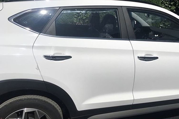Về kích thước, Hyundai Tucson 2019 bản Trung Quốc có chiều dài 4.545mm, rộng 1.850mm và cao 1.655/1.660/1.670mm tùy từng phiên bản. Các lựa chọn về động cơ trên Hyundai Tucson tại Trung Quốc dự kiến không có gì thay đổi so với các phiên bản quốc tế hiện nay.