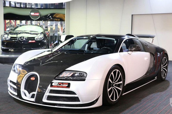Al Ain Class Motors là đại lý siêu xe đặt tại Dubai nhưng mức độ nổi tiếng đã lan truyền ra thế giới, nhiều tín đồ mê xe đi qua đất nước Trung Đông này cũng đều muốn 1 lần bước vào showroom có hơn 100 chiếc siêu xe đủ chủng loại để chiêm ngưỡng. Mới đây đại lý siêu xe này đã bất ngờ ra bán chiếc Bugatti Veyron độ Mansory "hàng độc"