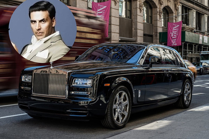 Akshay Kumar là nhà sản xuất và võ sĩ, đã xuất hiện trong hơn một trăm bộ phim Tiếng Hinđi. Kumar chủ yếu đóng vai chính trong bộ phim hành động, ngoài ra có các vai diễn phim truyền hình, lãng mạn và hài hước. Anh cũng là một người đam mê thương hiêu siêu xe sang Anh quốc.