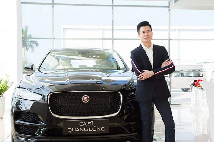 Là mẫu SUV thể thao hiệu năng cao đầu tiên trong suốt hơn 90 năm lịch sử phát triển của thương hiệu Jaguar. Với kích thước lần lượt (Dài x Rộng x Cao) là (4.731 x 1.936 x 1.652mm), F-Pace có kích thước vừa phải và tỏ ra phù hợp với môi trường đô thị tại Việt. Xe nằm trong phân khúc crossover SUV hạng sang thể thao cỡ trung.