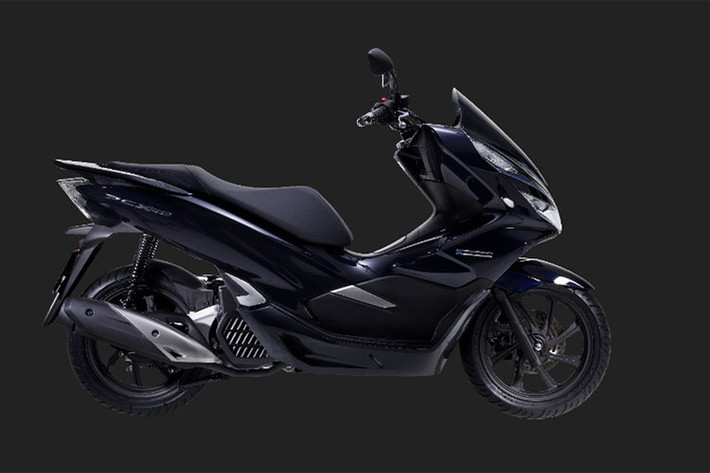 Theo thông cáo chính thức từ phía nhà sản xuất Honda, mẫu xe PCX Hybrid được sản xuất tại Việt Nam và bán tại thị trường - đồng thời xuất khẩu vào Nhật Bản và các nước khác... Với sự ra mắt chính thức của PCX Hybrid, Honda đã trở thành nhà sản xuất đầu tiên thương mại hóa một mẫu môtô kết hợp giữa động cơ đốt trong và điện.