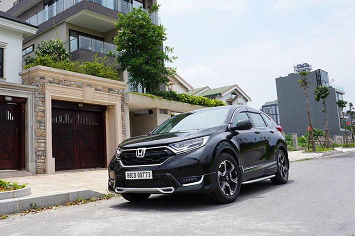 Dù không còn đủ xe để giao nhiều như tháng trước nhưng với 700 xe giao tới khách hàng trong tháng 5 và gần 3.470 xe trong 5 tháng (mà thực chất chỉ có 3 tháng), Honda CR-V mới cũng có mức tăng trưởng tương ứng tới 112% và 164% so với cùng kỳ, cao thứ hai và thứ nhất thị trường.