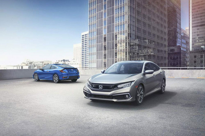 Vào hồi giữa tháng 8 năm nay, hãng Honda đã công bố những thông tin và hình ảnh đầu tiên của dòng xe cỡ C Civic 2019 tại thị trường Mỹ. Sau hơn 1 tháng, hãng xe Nhật Bản tiếp tục tung ra thông tin chi tiết hơn về dòng xe Honda Civic 2019 bản nâng cấp này, bao gồm cả giá bán.