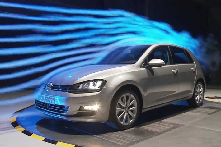 Tiến sĩ Herbert Diess, Tổng giám đốc của Volkswagen, nhấn mạnh: “Đến năm 2020, chúng tôi sẽ làm mới toàn bộ danh mục sản phẩm cũng như mở rộng nó trong các phân khúc chính. Hiện tại, đội phát triển sản phẩm của chúng tôi đang làm việc trên hơn 50 dự án xe”.