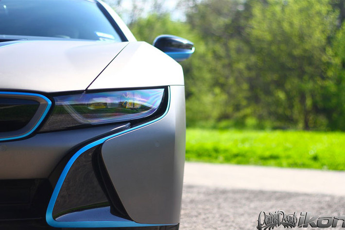 BMW i8 có mức giá cơ bản là 137.450 USD (khoảng gàn 200 triệu VND).
