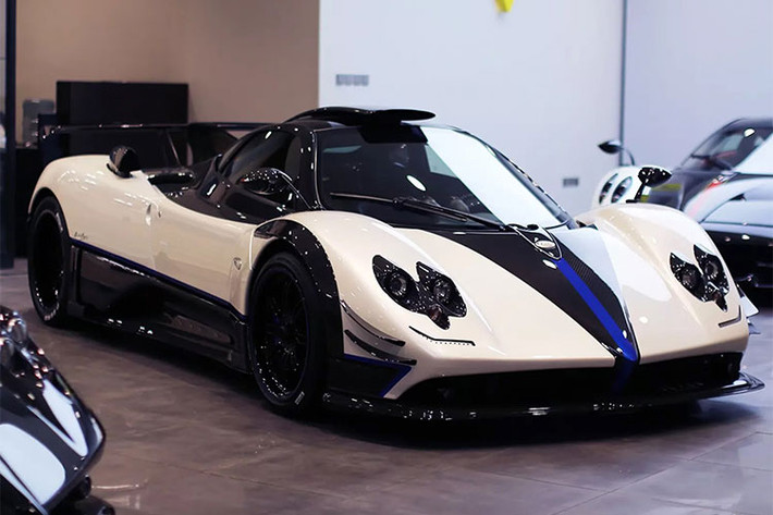 Những thông tin xoay quanh hệ động lực của Zonda Riviera là một bí ẩn. Tuy nhiên do vẫn là một phiên bản Zonda nên chiếc xe được cho là sử dụng động cơ V12 AMG 7.3l nạp khí tự nhiên, tương tự các phiên bản Zonda 760 khác. Động cơ này đem tới công suất 760 mã lực và truyền sức mạnh tới cầu sau của xe.