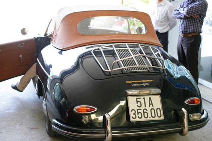 Tại Việt Nam, những chiếc Porsche 356A Speedster còn lăn bánh khá hiếm. Ở chiếc xe này, chủ xe khá chịu chơi khi "sắm" biển số 51A-356.00 đúng theo tên xe.
