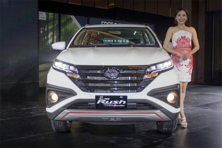Toyota Rush mới là một trong những mẫu xe được nhiều khách hàng chờ đợi sẽ được nhập khẩu hưởng mức thuế 0% từ ASEAN về Việt Nam trong thời gian tới. Trước đó, vào cuối tháng 3/2018, những chiếc xe nay lần đầu tiên đã được đưa về nước dưới dạng thử nghiệm và cũng được phía Toyota Việt Nam xác nhận.