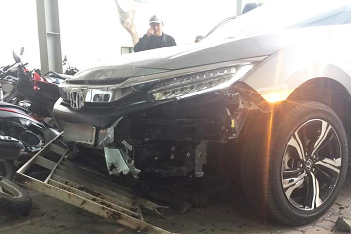 Honda có giá 950 triệu đồng. Xe được nhập khẩu nguyên chiếc từ Thái Lan về Việt Nam và sử dụng động cơ 4 xy-lanh, tăng áp, dung tích 1,5 lít, sản sinh công suất tối đa 170 mã lực tại vòng tua máy 5.500 vòng/phút cùng mô-men xoắn cực đại 220 Nm tại vòng tua máy 5.500 vòng/phút. Động cơ kết hợp với hộp số CVT thế hệ mới.
