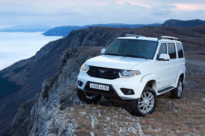 Kế hoạch trở lại Việt Nam của UAZ đã được nói đến từ tháng 10/2015 và nhắc lại qua lời đại sứ Nga Konstantin Vnukov trong buổi họp báo hồi cuối năm 2015 nhân dịp tổng kết quan hệ Việt Nam – Nga đánh dấu 65 năm thiết lập quan hệ ngoại giao hai nước.