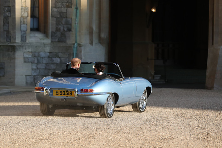Jaguar E-Type được sản xuất lần đầu năm 1968.