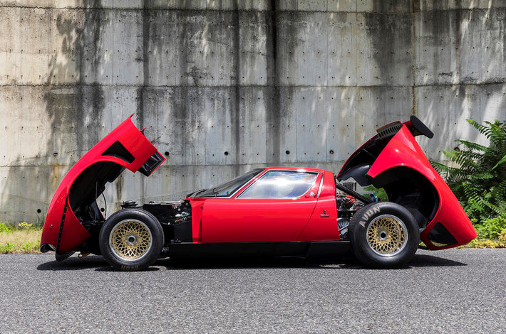 Chiếc xe ngay sau đó được chủ nhân gửi tới trụ sở của hãng siêu xe Lamborghini để thực hiện chuyển đổi sang thông số kỹ thuật của SVR vào năm 1974, và phải mất 18 tháng để hoàn thành. Năm 1976, chiếc Miura SVR độc nhất thế giới được bán cho một người Nhật tên là Ito Hiromitsu.