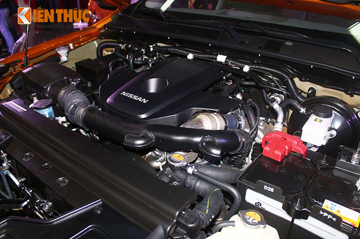 Dưới nắp ca-pô là động cơ Diesel 4 xi lanh thẳng hàng DOHC 2.5L, công suất cực đại 161 mã lực tại 3.600 vòng/phút, mô-men xoắn cực đại 403 Nm tại 2.000 vòng/phút. Động cơ turbo tăng áp mới với bộ điều khiển điện tử, đường nạp kép giúp việc đốt nhiên liệu hiệu quả hơn.