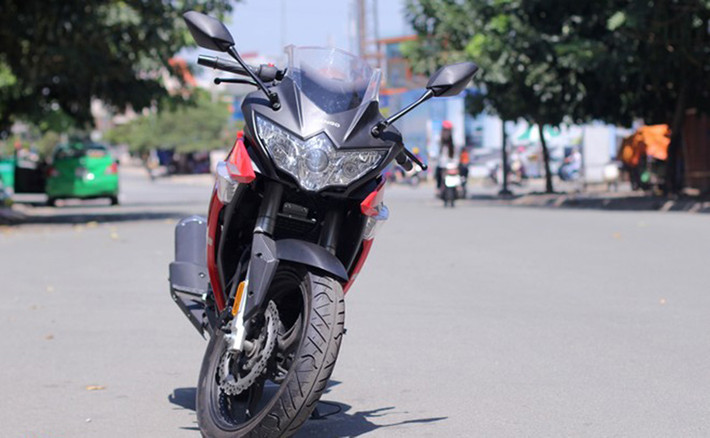 Được quảng cáo là thương hiệu Mỹ, Kengo được sản xuất tại Trung Quốc và được phân phối tại thị trường Việt với giá khá mềm, chỉ khoảng 62 triệu đồng (chưa bao giấy tờ).