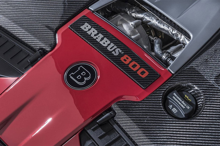 Toàn bộ những chi tiết khí động học này đều được Brabus chế tạo bằng sợi carbon để chiếc xe không bị "tăng cân". Kết thúc những thay đổi ở ngoại thất là bộ mâm Monoblock quen thuộc của Brabus với đường kính lên tới 21 inch, bọc xung quanh là lốp hiệu năng cao.
