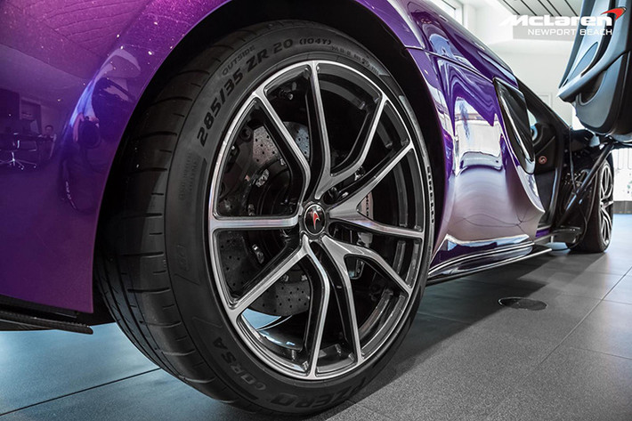 Bộ mâm thửa 5 chấu kép cực độc mang phong cách siêu xe thể thao cũng được McLaren áp dụng cho mẫu xe này.