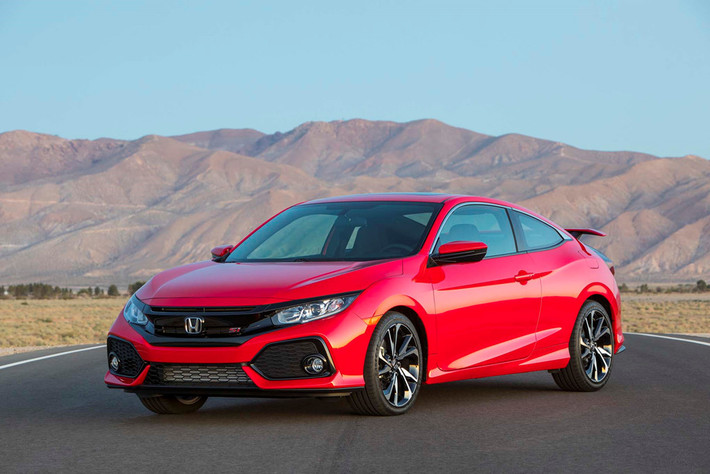 Luôn được coi là một trong những chiếc xe tốt nhất trong tầm giá, Honda Civic là cái tên quen thuộc ở mỗi thị trường mà nó hướng đến. Phiên bản Si cao cấp trang bị động cơ tăng áp 1,5L sản sinh công suất 205 mã lực, đi kèm mức giá 24.100 USD. Bên cạnh đó, Civic Si cũng có mức tiêu thụ nhiên liệu khá tiết kiệm: 8,4 lít/100 km (thành phố/cao tốc).