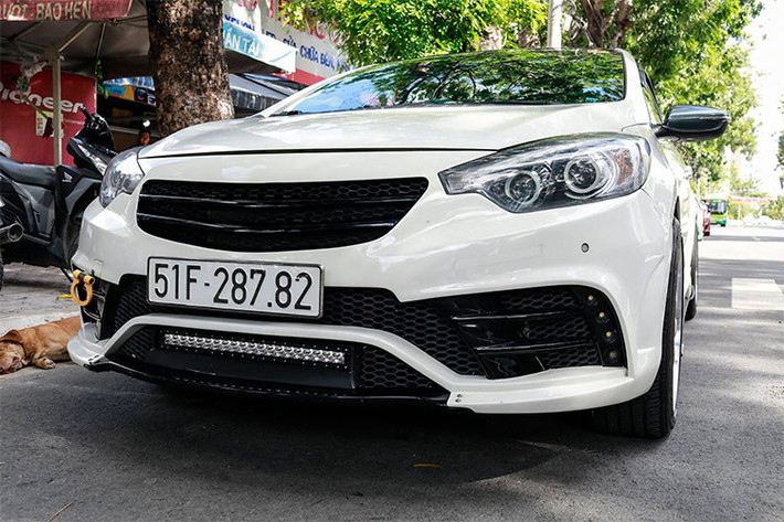 Chiếc K3 trong bài viết này được thay thế toàn bô cản trước, sau và sườn xe theo phong cách mới thể thao và hầm hố hơn. Ngoài ra cụm lưới tản nhiệt của xe cũng được thay mới cho phù hợp với phong cách mới.