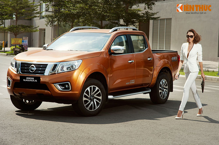 Nissan Việt Nam vừa qua đã chính thức ra mắt phiên bản mới của dòng xe bán tải NP300 Navara EL một cầu số tự động hoàn toàn mới. Đây là chiếc bán tải đầu tiên và duy nhất trong phân khúc này tại Việt Nam được trang bị hộp số tự động 7 cấp.