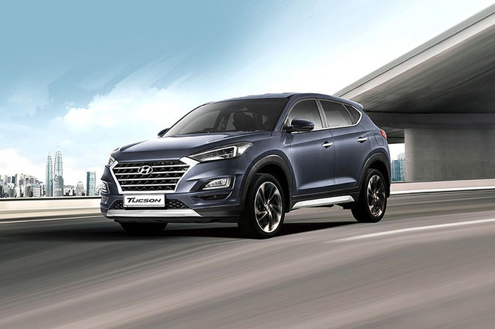 Tại Malaysia, xe được chia thành 2 bản trang bị là 2.0L Elegance và 1.6L Turbo. Giá bán Hyundai Tucson 2019 tương ứng của 2 bản là 123.888 RM (khoảng 691,6 triệu đồng) và 143.888 RM (804 triệu đồng). Còn với Hyundai Tucson N, trong tương lại sẽ đứng đầu các dòng sản phẩm của bộ phận N cho đến khi mẫu xe được các kỹ sư miêu tả là "halo car" ra đời. Mẫu xe "halo car" này sẽ giúp thay đổi thương hiệu N.