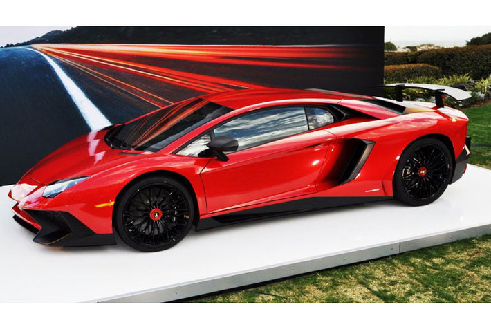 Những chiếc Lamborghini Aventador LP750-4 SV sẽ cập bến Amelia Island, Florida với giá từ 493,069 USD, trong đó chưa bao gồm 3,700 USD phí vận chuyển.